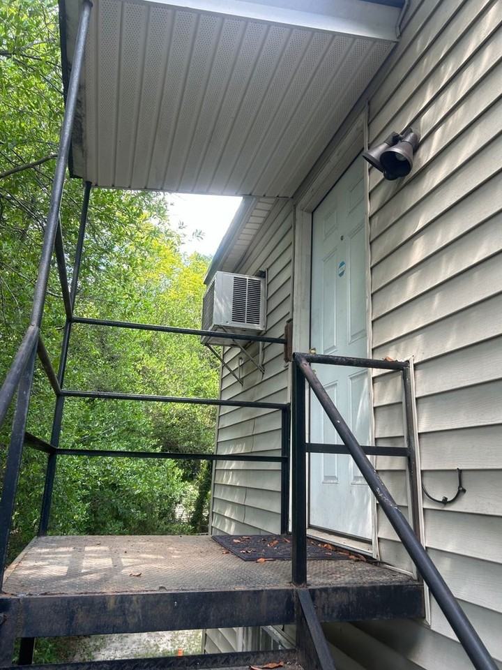 2015-A Holt Dr - Photo 3 of 17