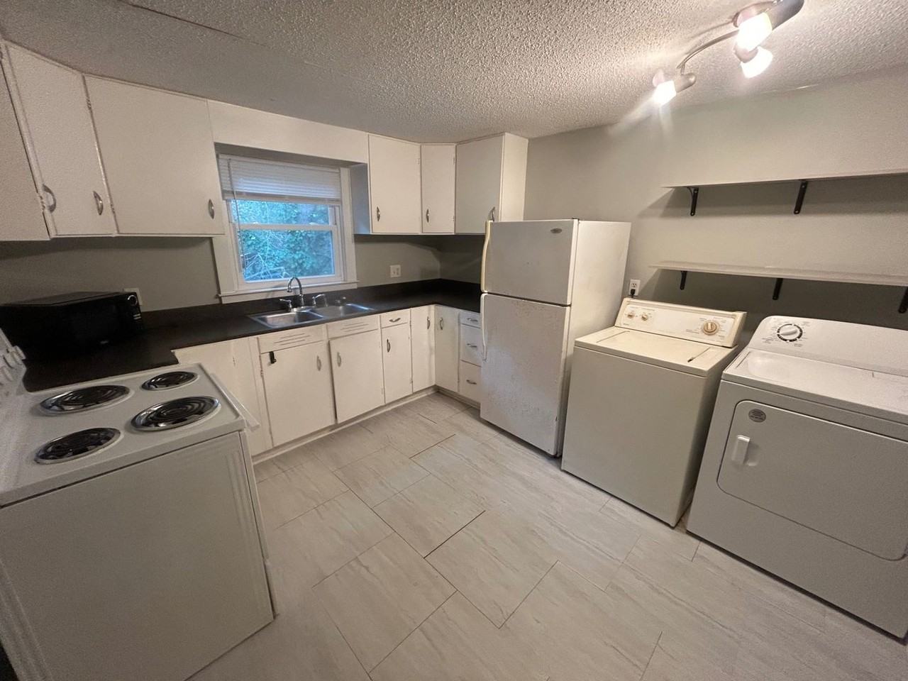 2015-A Holt Dr - Photo 5 of 17