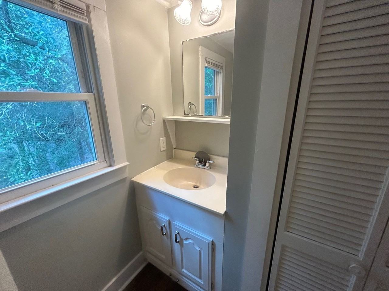 2015-A Holt Dr - Photo 7 of 15