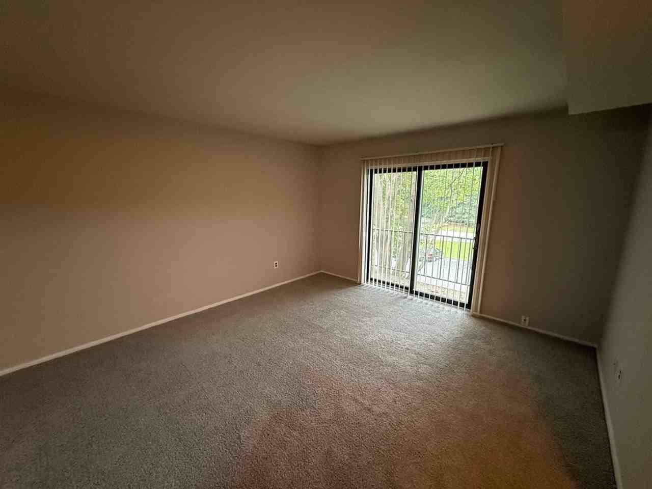 326B Saybrook Ln - Photo 4 of 16