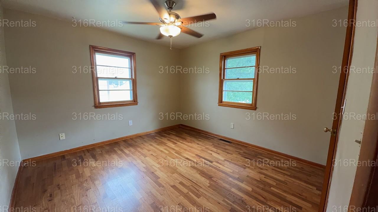 130 N Ohio St - Photo 7 of 12