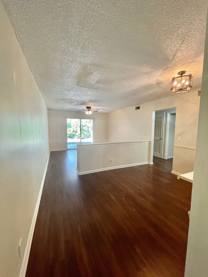 104 Shoals Dr - Photo 3 of 24