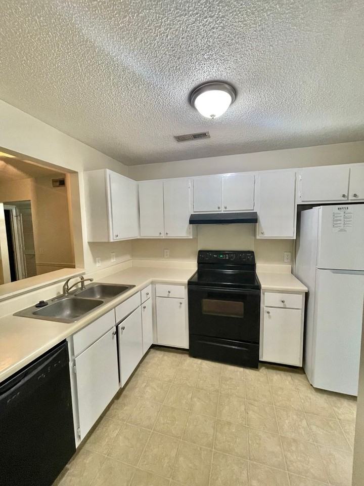104 Shoals Dr - Photo 6 of 24