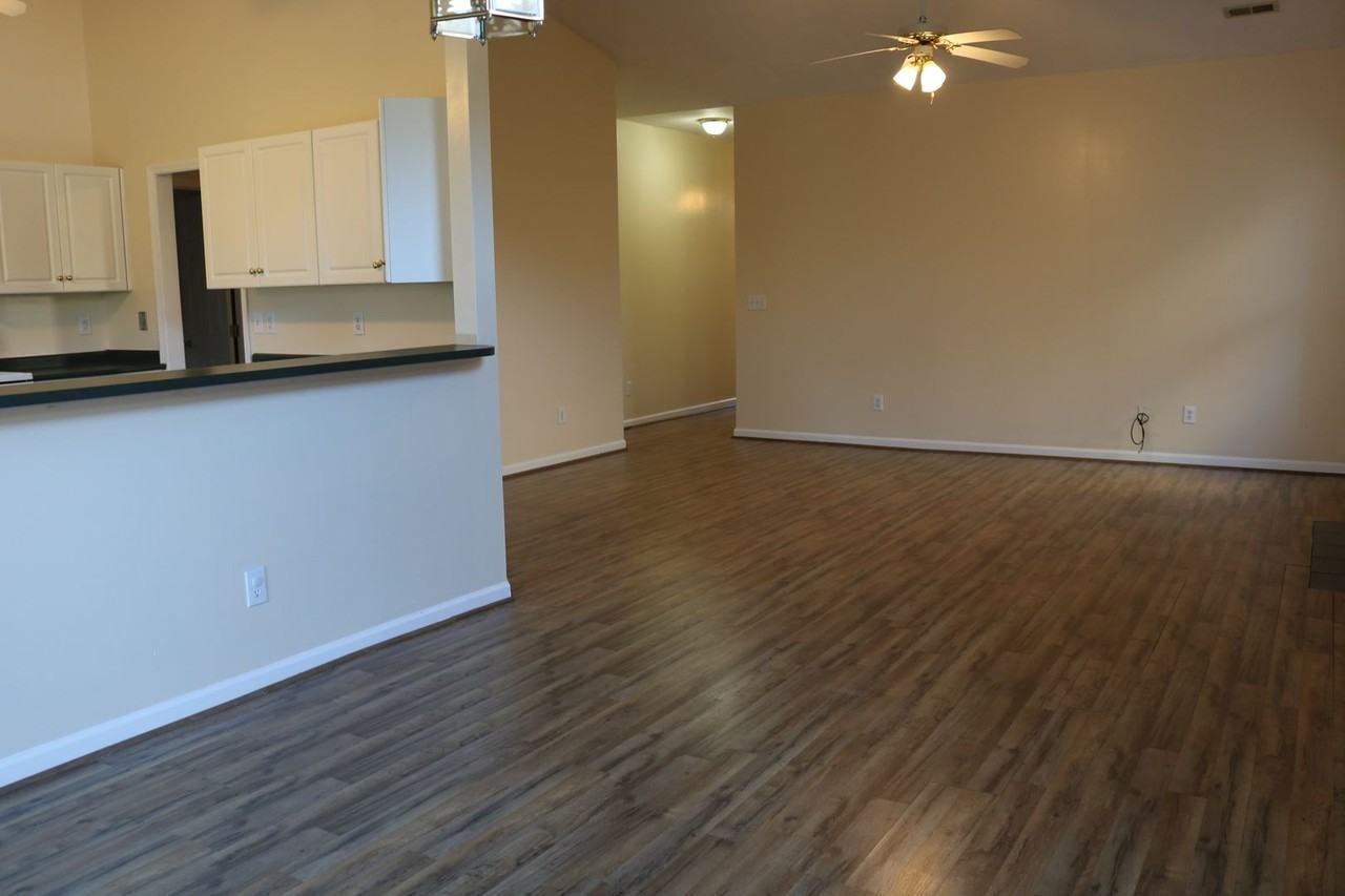 112 Windy Pt - Photo 6 of 12