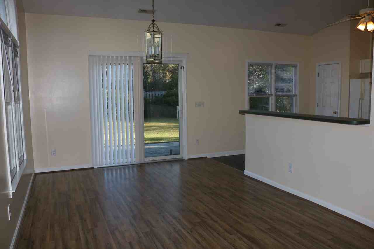112 Windy Pt - Photo 7 of 12