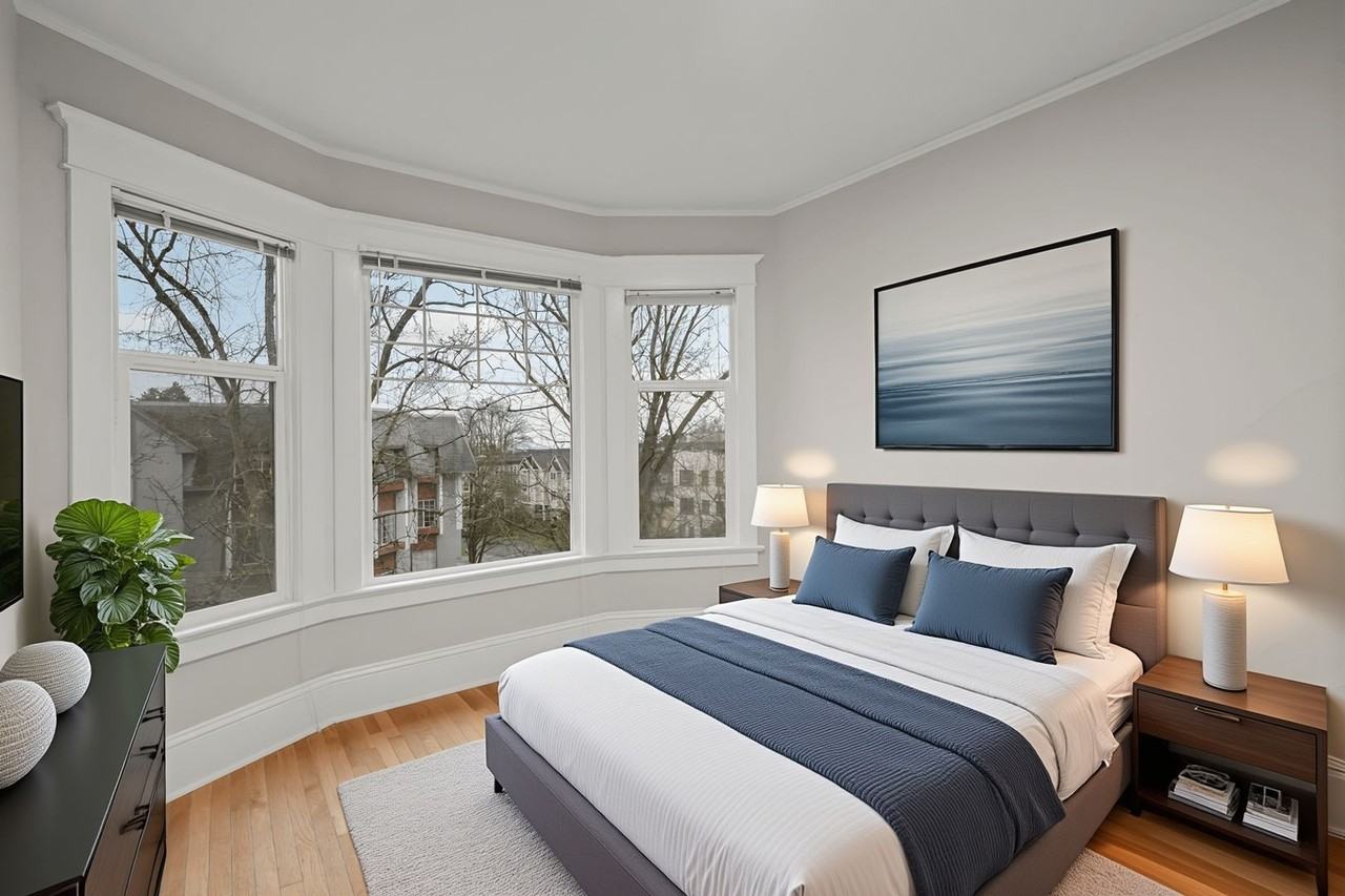 The Hillcrest Apartments - Photo 4 of 17
