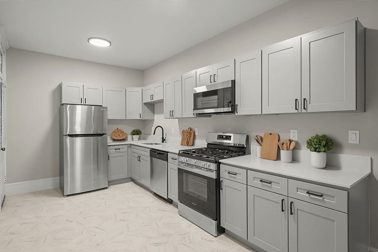 The Hillcrest Apartments - Photo 5 of 17