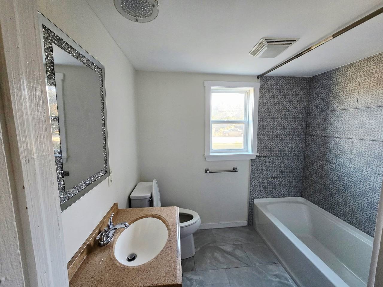 1150 Ramblin Rd - Photo 7 of 16