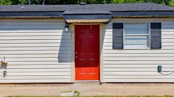 featured image of 1912 Nw Hoover Ave