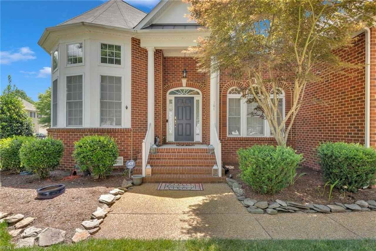 101 Yacht Ct - Photo 3 of 41