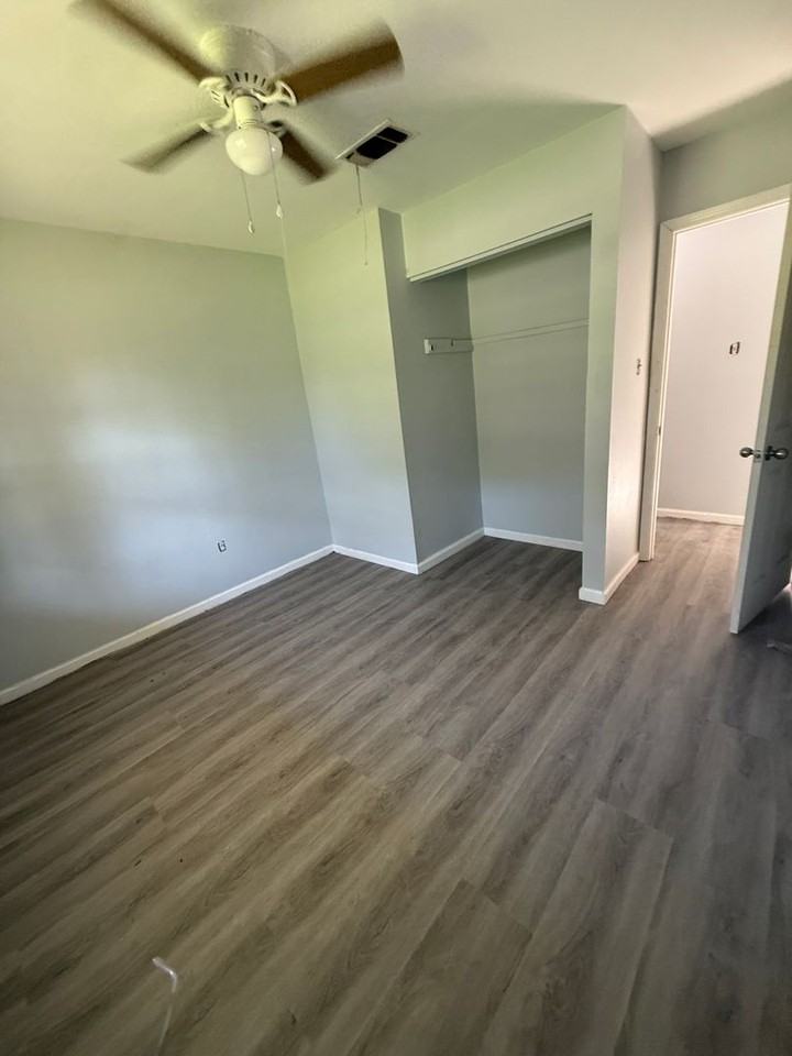 7467 Glenetta Ct - Photo 2 of 8