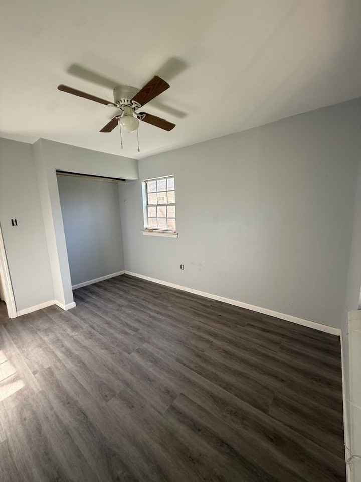 7467 Glenetta Ct - Photo 3 of 8