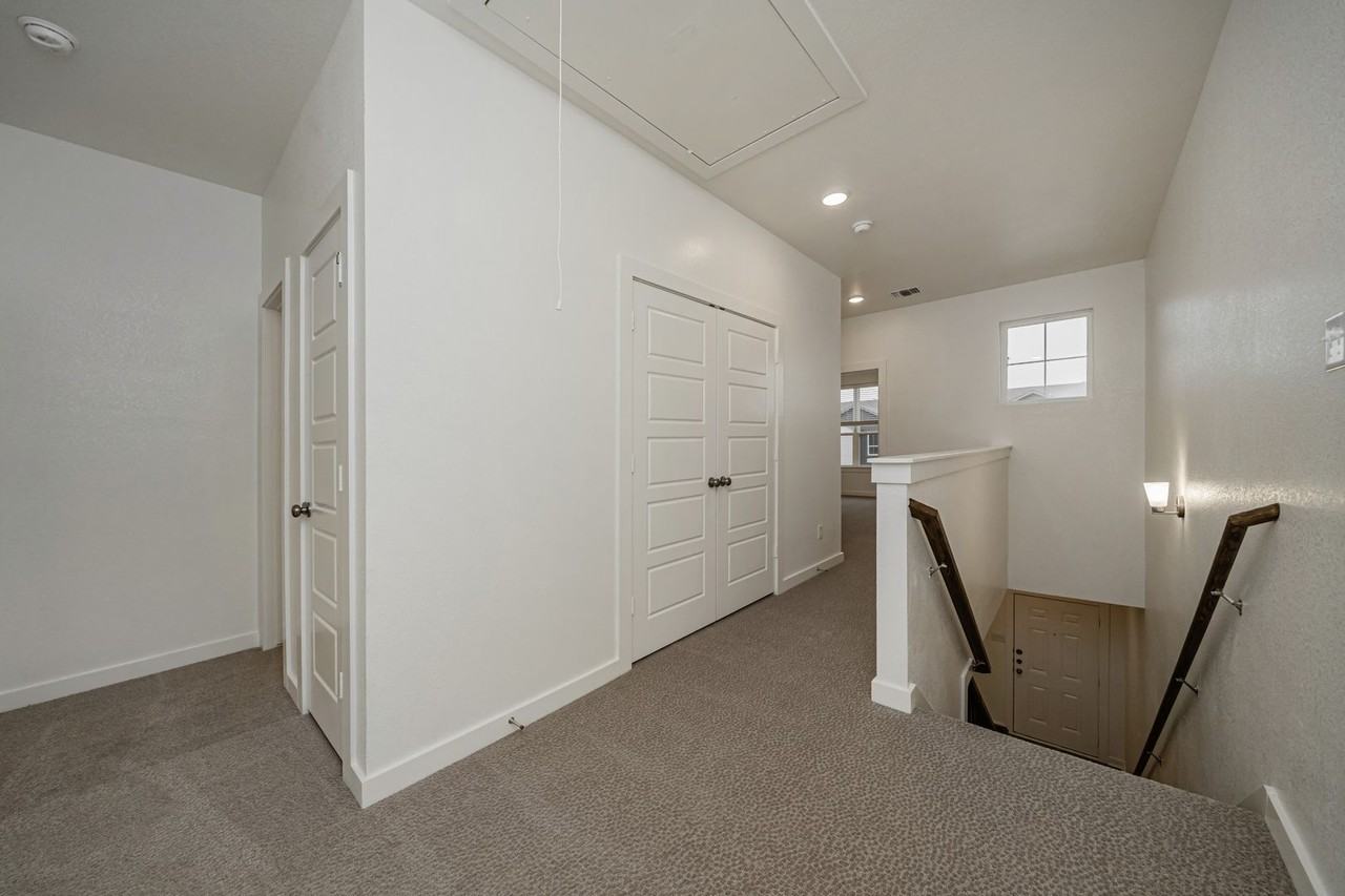 8461 Adelaide Dr - Photo 5 of 50