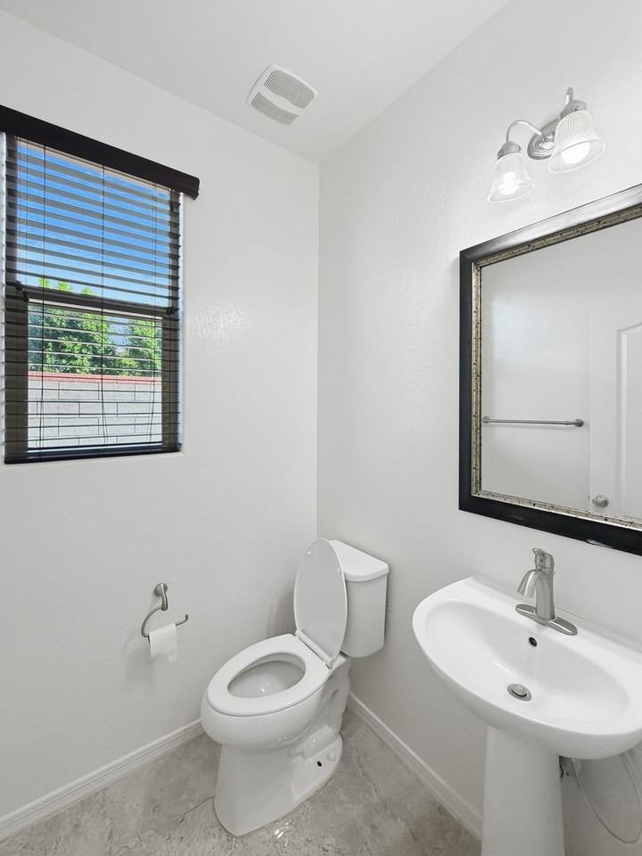 4630 E Tierra Buena Ln - Photo 7 of 43