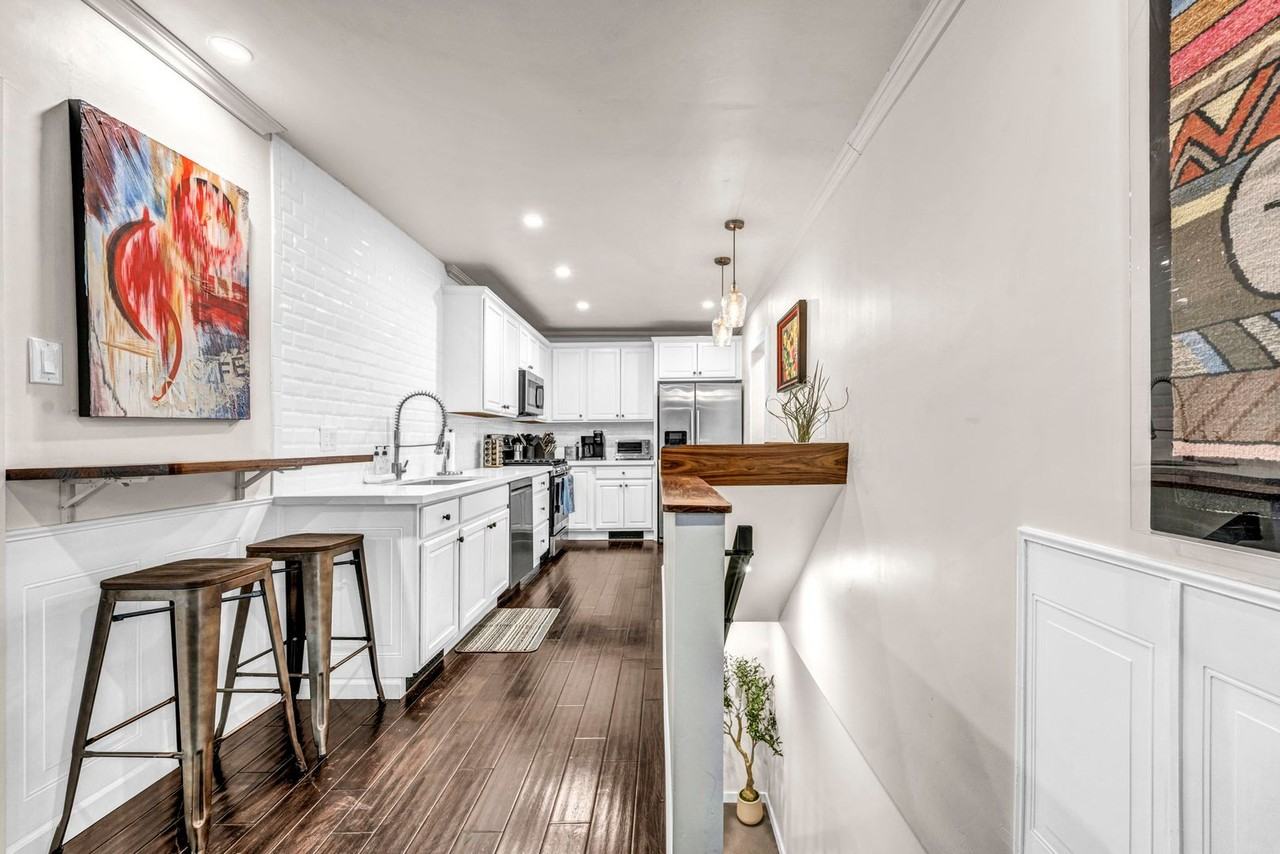 574 Reno Ave - Photo 4 of 50
