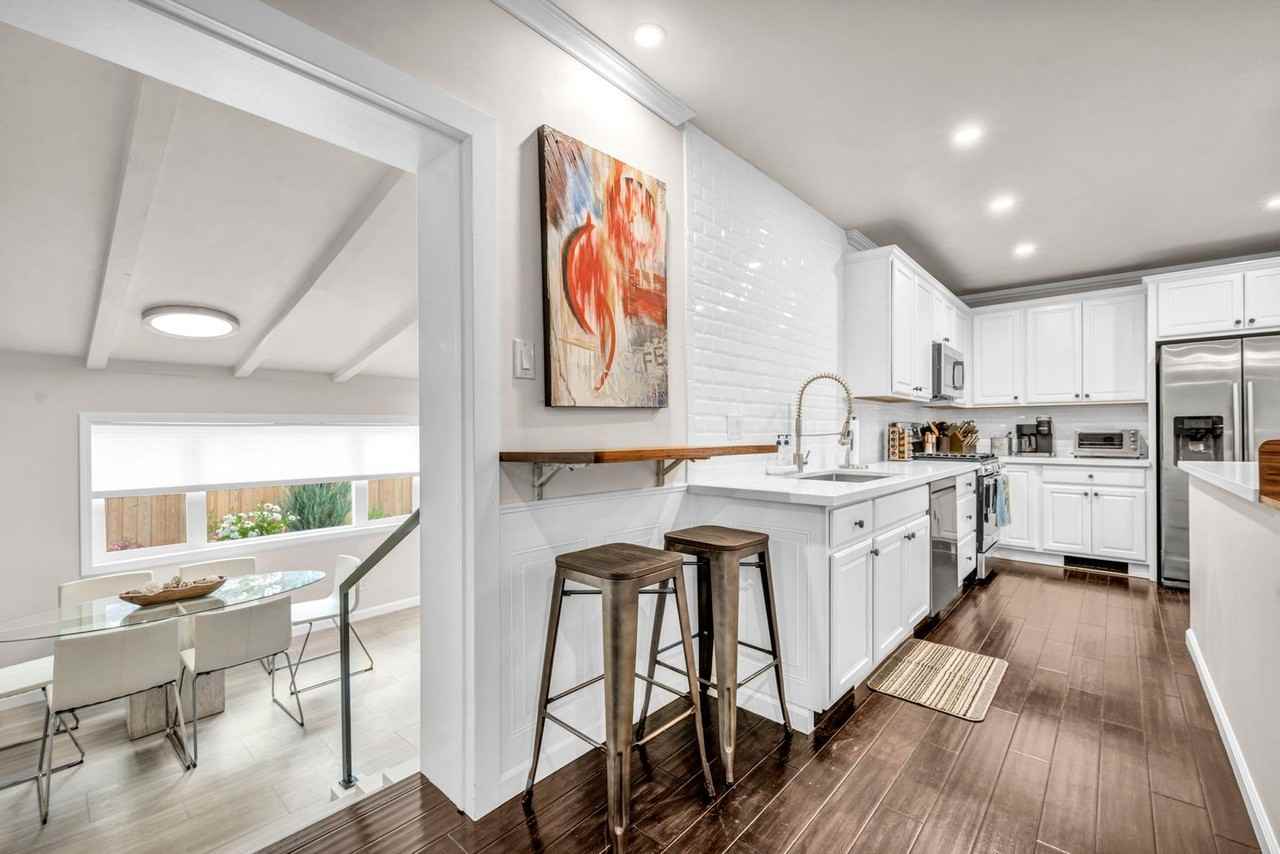 574 Reno Ave - Photo 5 of 50