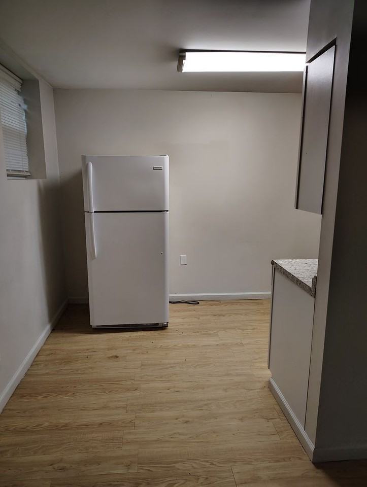 115 Scott Avenue - Photo 3 of 16