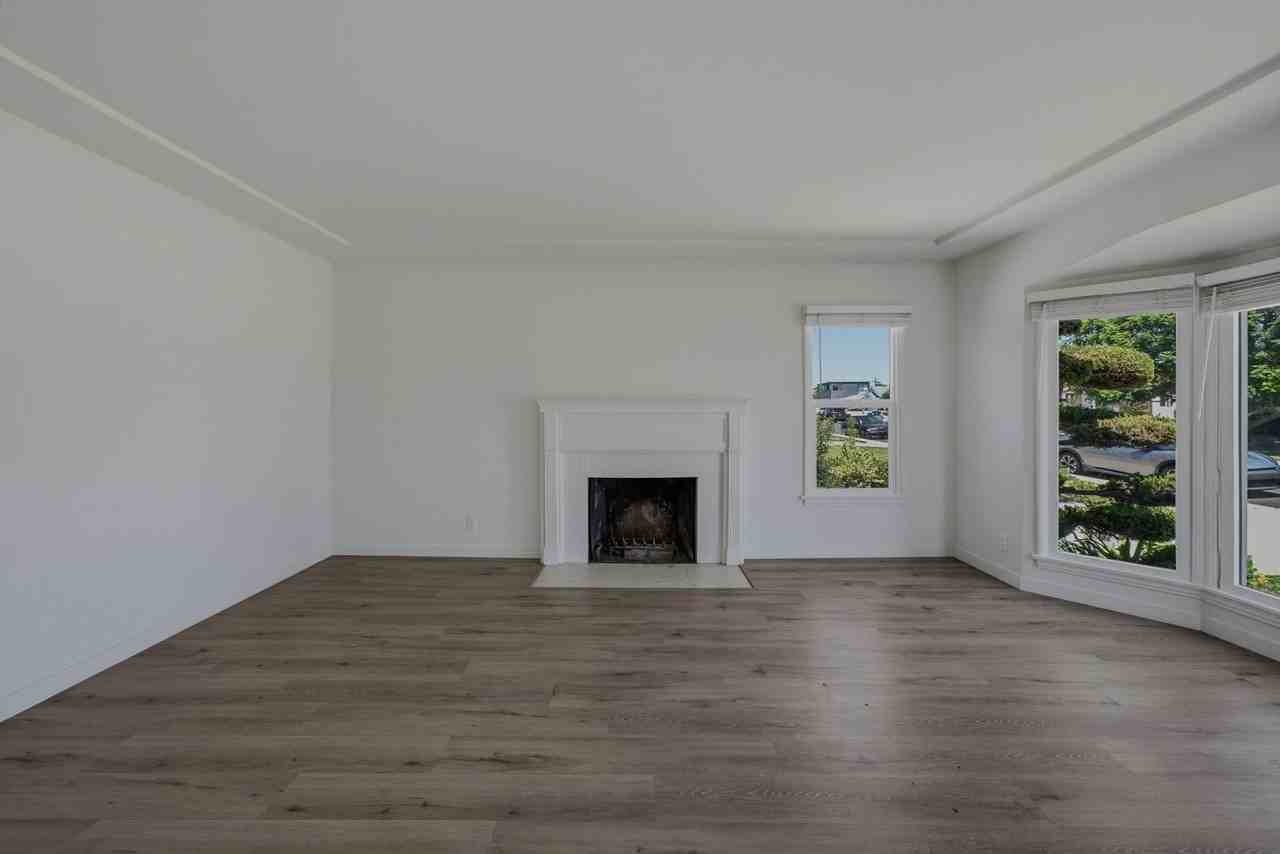 8339 Kenyon Ave - Photo 2 of 34