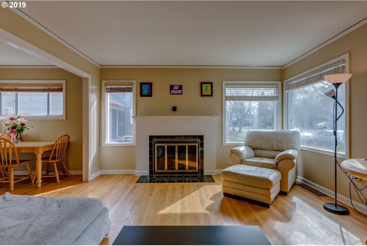 7070 N Cambridge Ave - Photo 4 of 30
