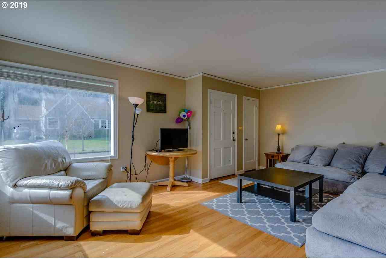 7070 N Cambridge Ave - Photo 5 of 30