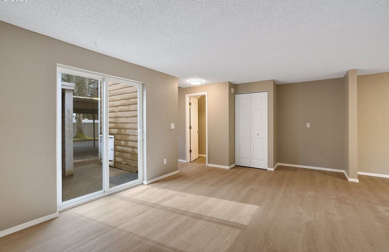 1614 Village Park Pl - Photo 6 of 33