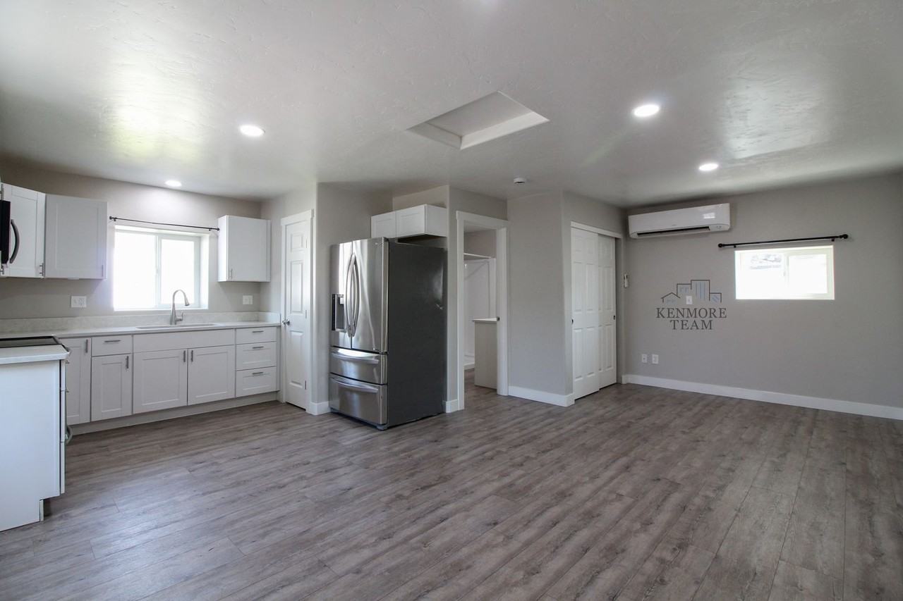 310 N 12th Ave - Photo 4 of 7