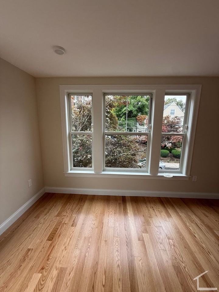 66 Ashford St - Photo 6 of 18