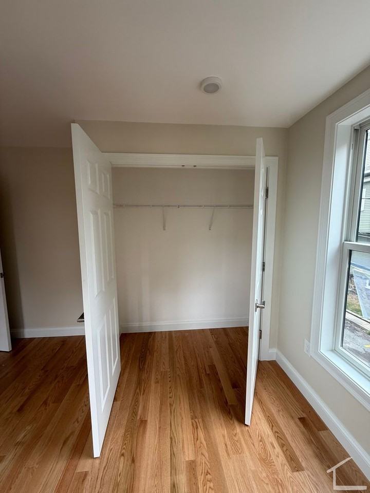 66 Ashford St - Photo 7 of 18