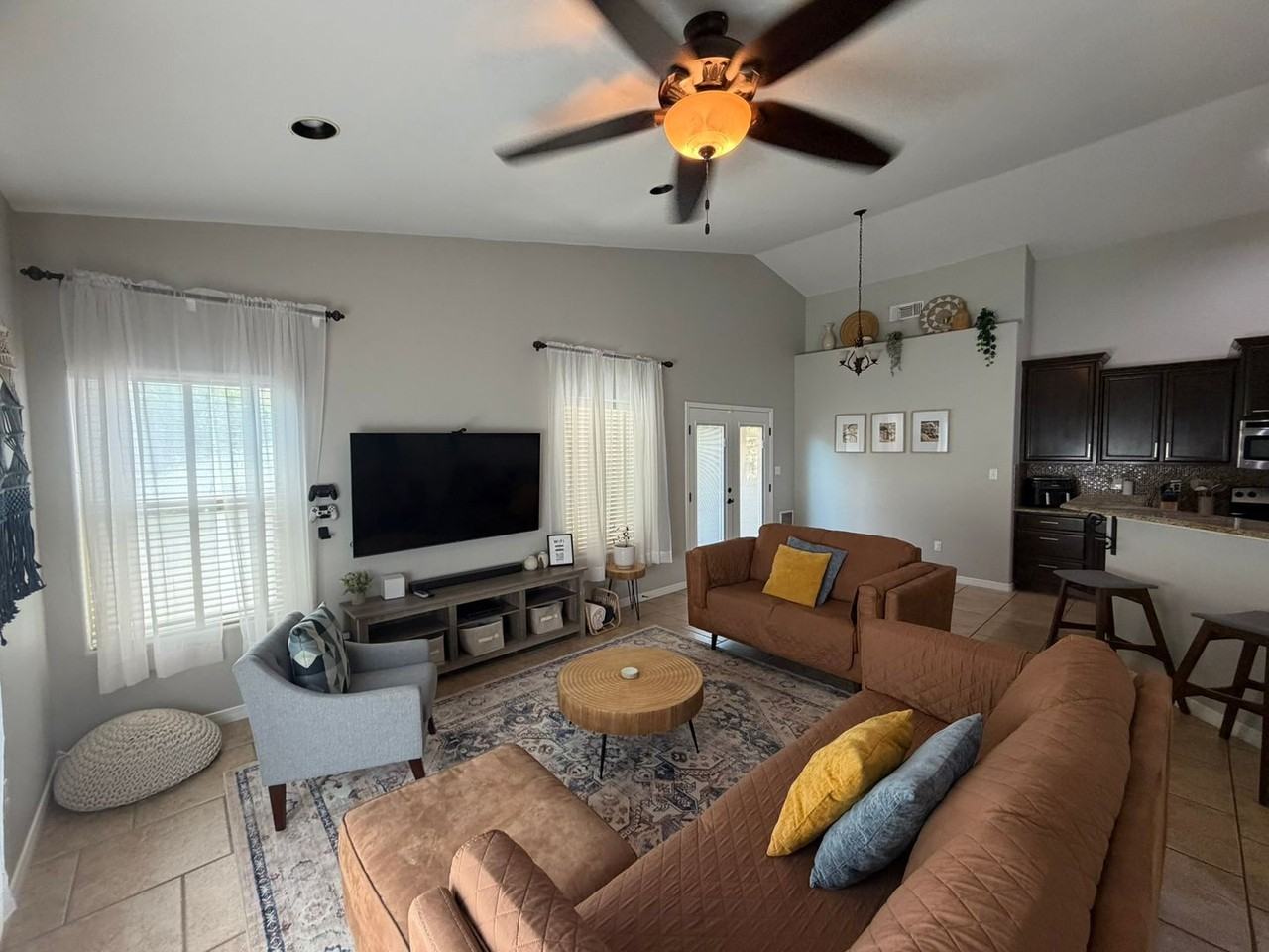 1815 Lanette Dr - Photo 3 of 24