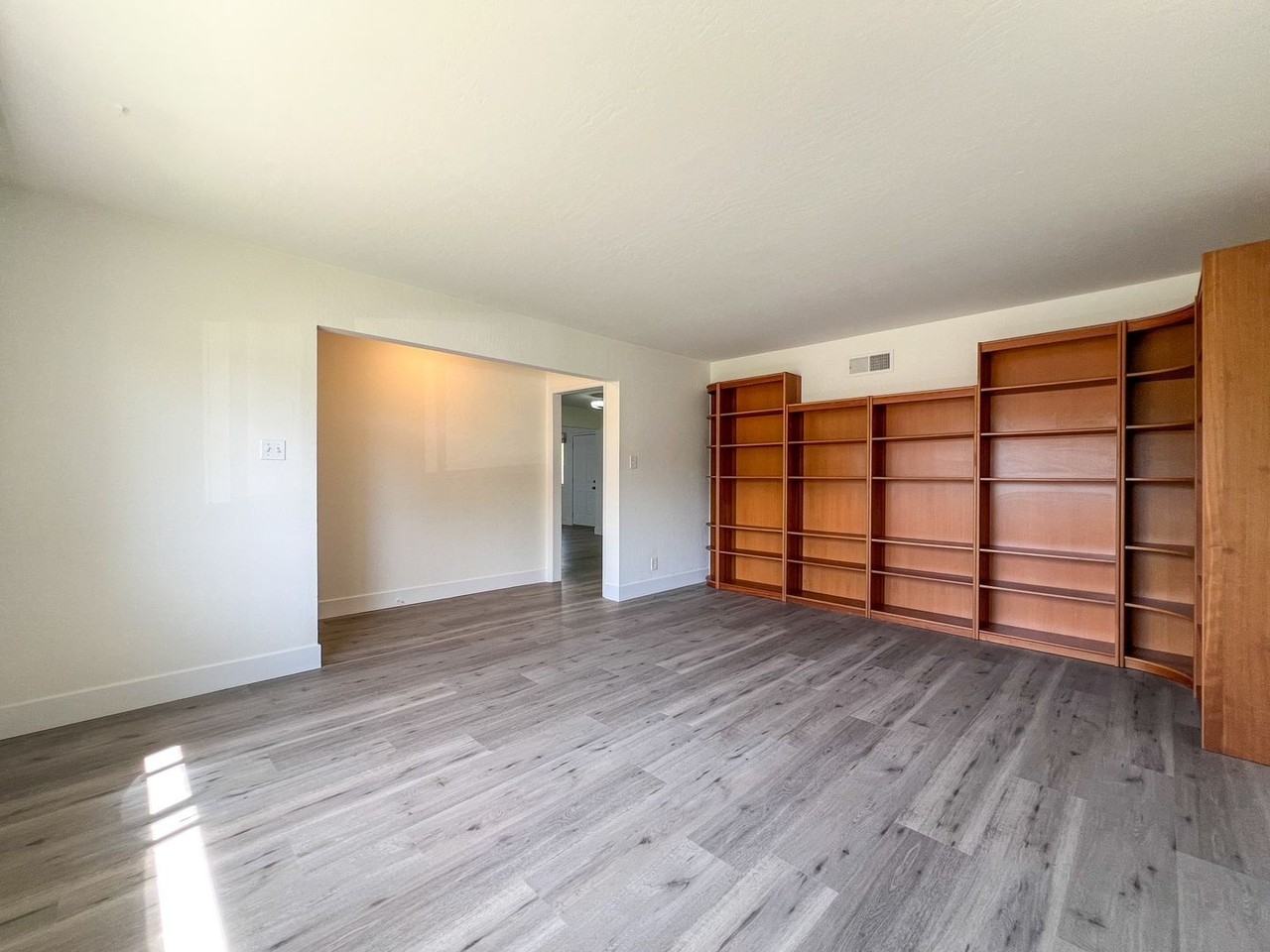 1742 Sequoia St - Photo 5 of 29