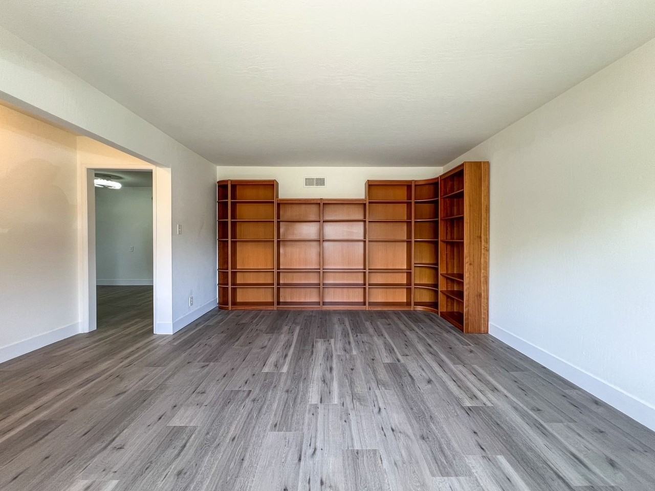 1742 Sequoia St - Photo 6 of 29