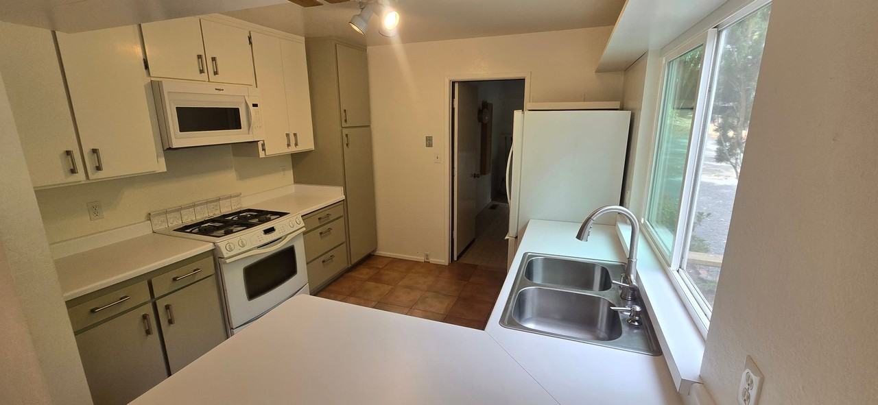 361 Neva St - Photo 5 of 27