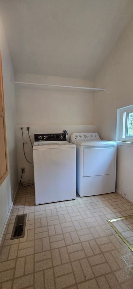 361 Neva St - Photo 7 of 27