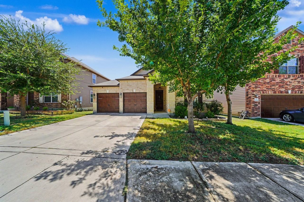 512 Landmark Gate - Photo 2 of 43