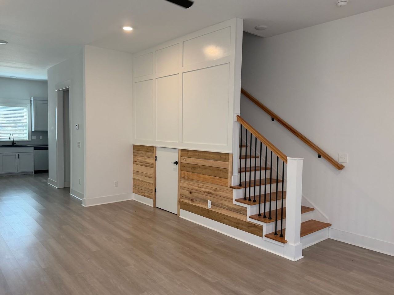 1365 S Duncan Ave - Photo 2 of 16
