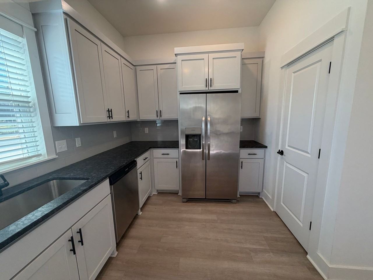 1365 S Duncan Ave - Photo 5 of 16