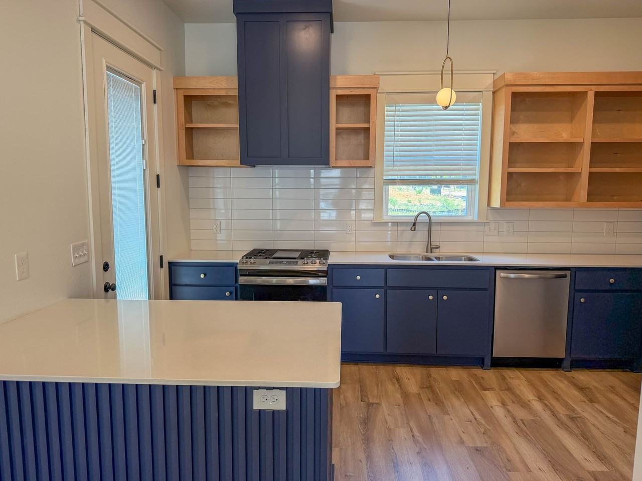 1347 S Duncan Ave - Photo 2 of 13