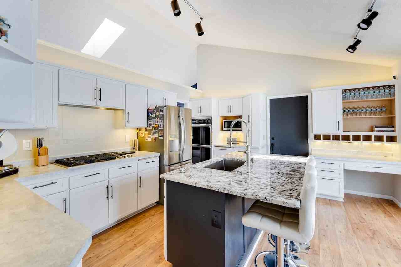 10805 46th Pl N - Photo 3 of 16