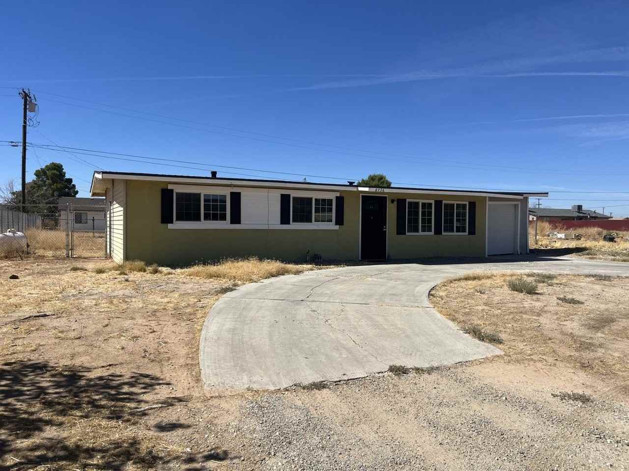 8736 Aspen Ave - Photo 2 of 12