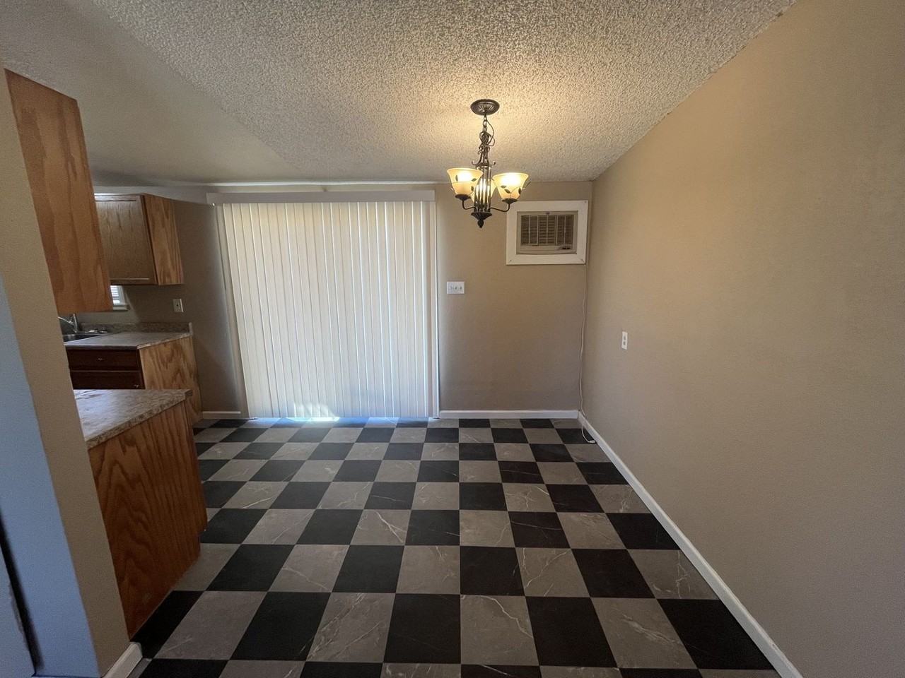 8736 Aspen Ave - Photo 4 of 12