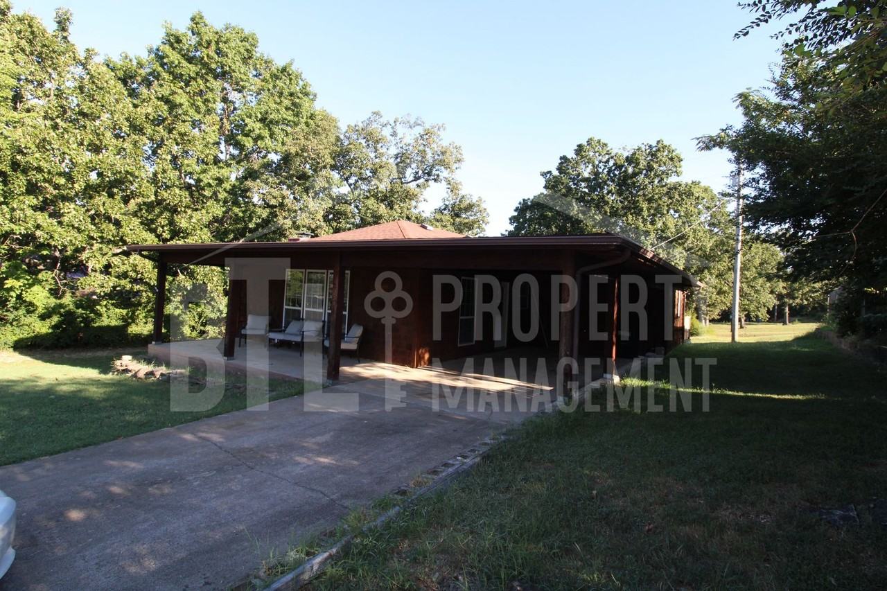 231 Othello Ln - Photo 2 of 7
