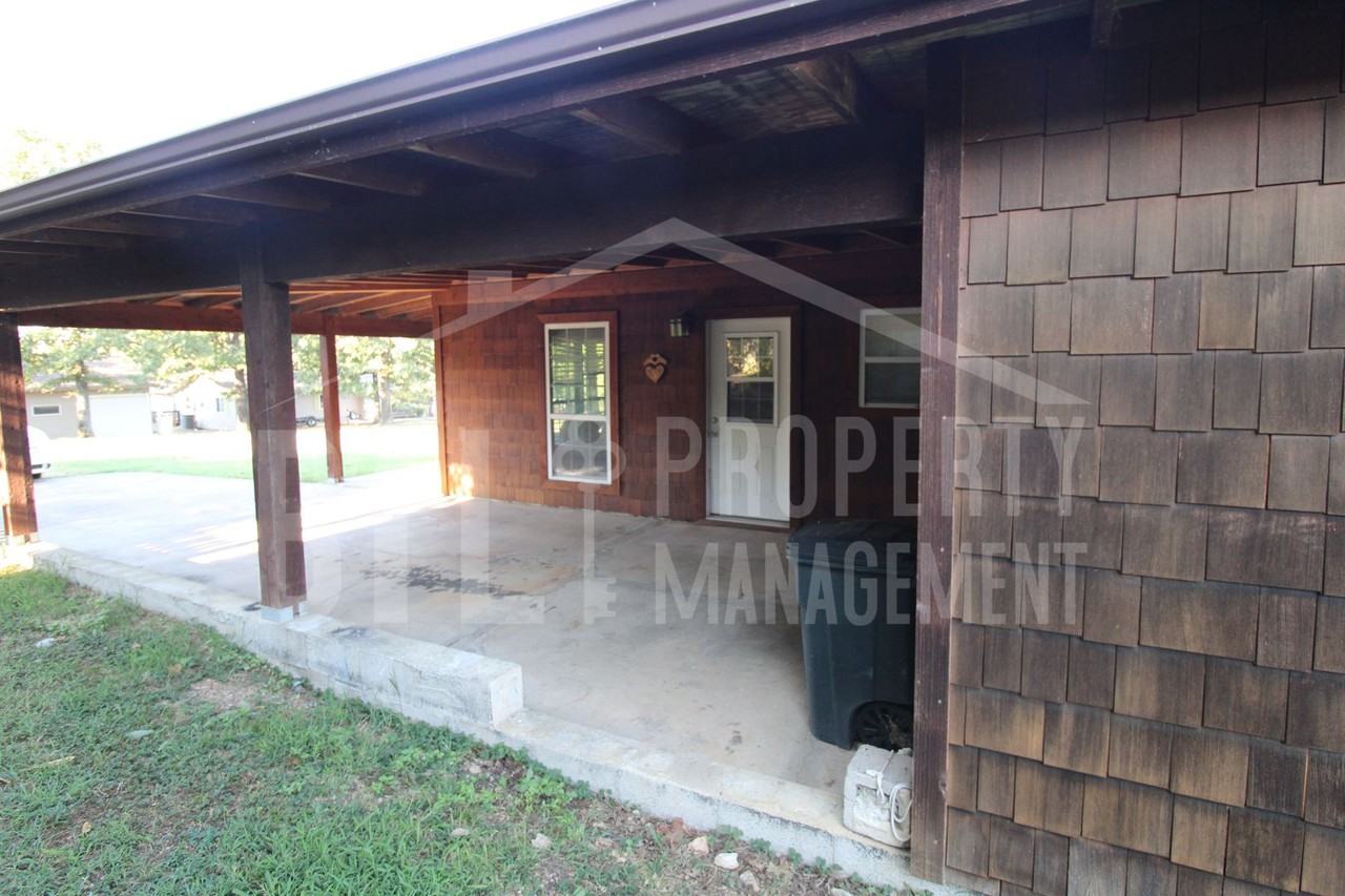 231 Othello Ln - Photo 3 of 7