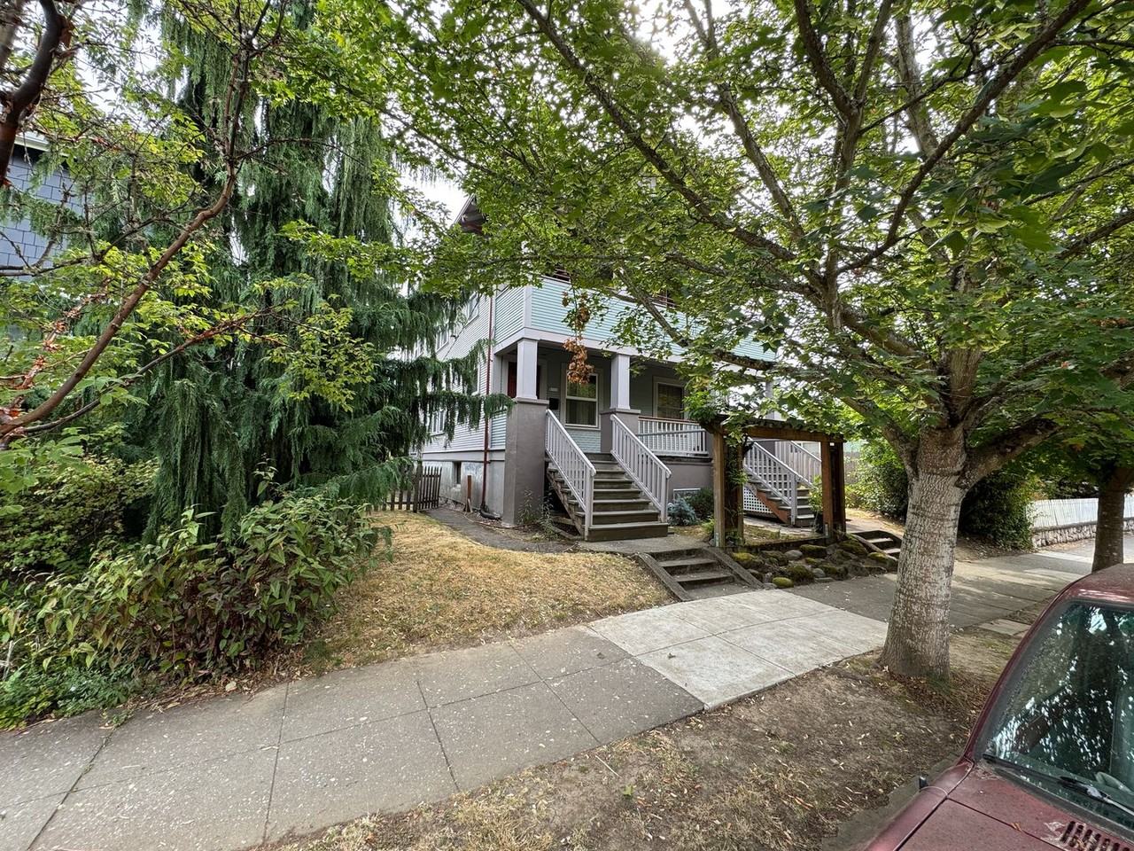 8524 Se 11th Ave - Photo 4 of 50