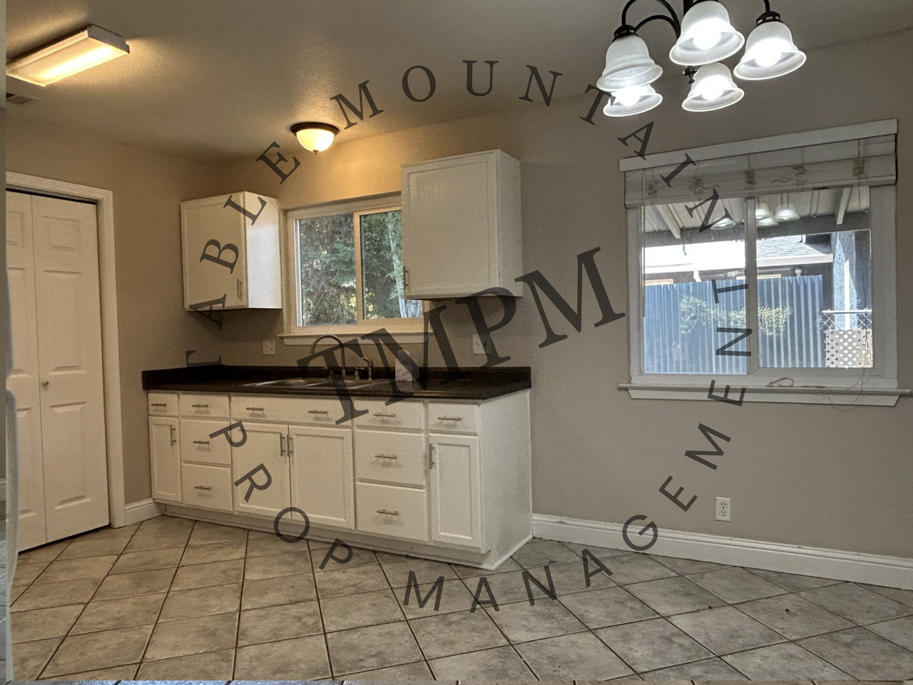 2105 C St - Photo 3 of 12