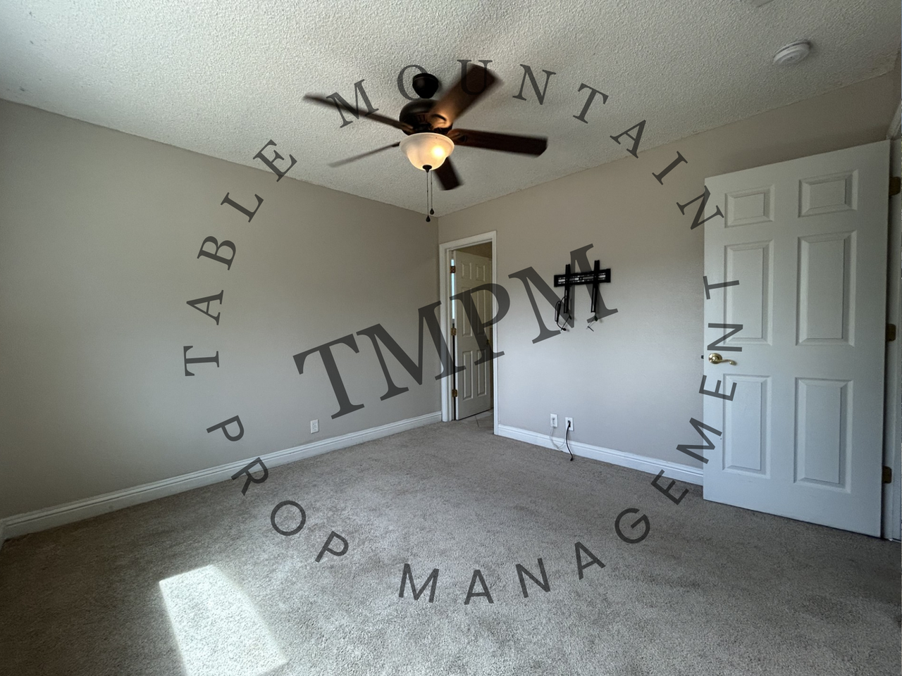 2105 C St - Photo 5 of 12