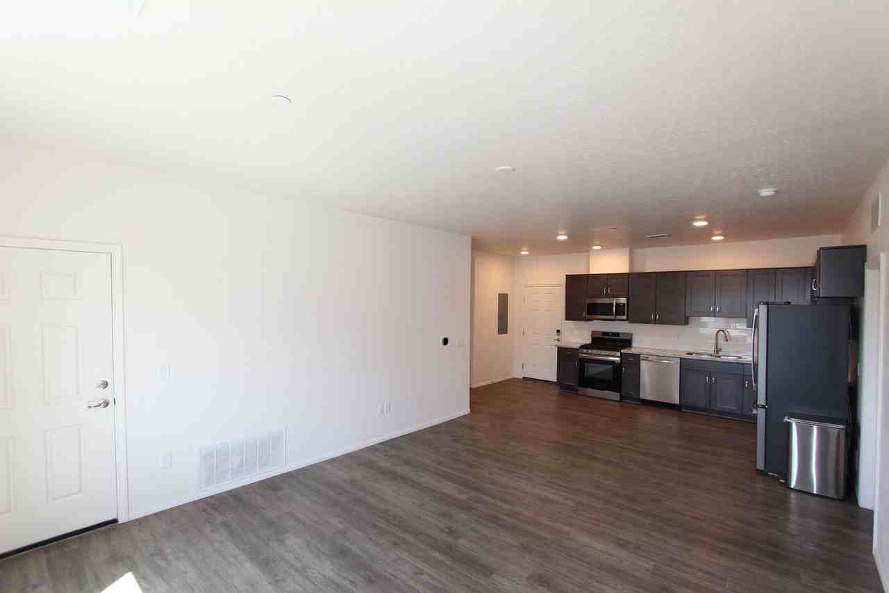 1650 E Ponderosa Pkwy #319 - Photo 4 of 22