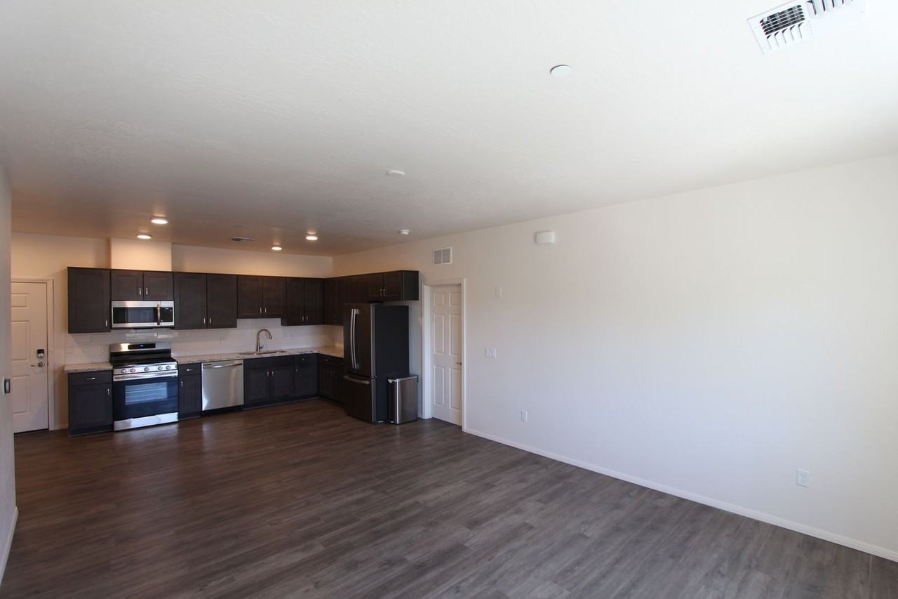 1650 E Ponderosa Pkwy #319 - Photo 6 of 22