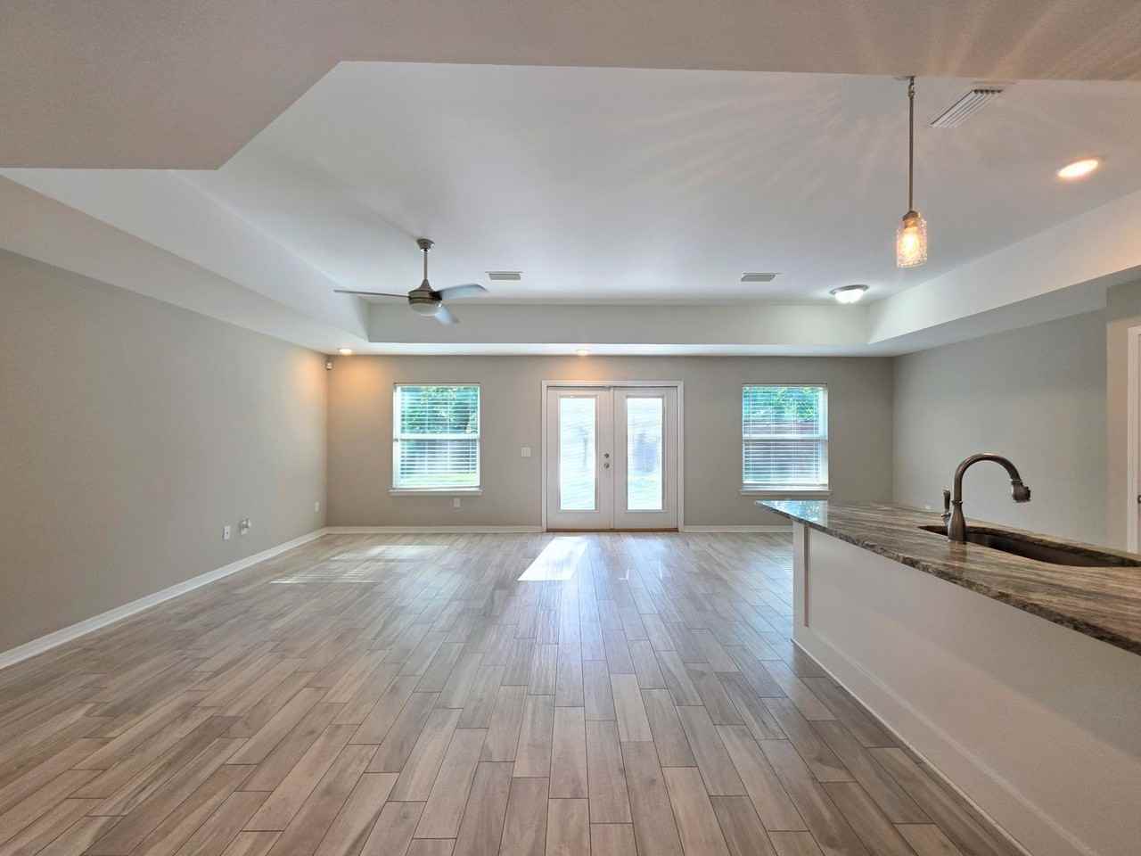 2948 N 24th Ave - Photo 5 of 43