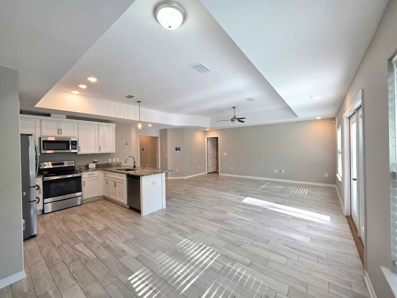 2948 N 24th Ave - Photo 7 of 43
