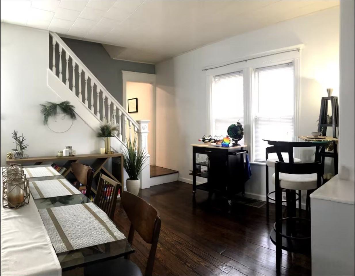 117 E Madison St - Photo 3 of 18